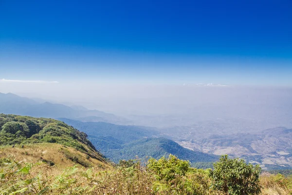 Montañas y horizonte — Foto de Stock