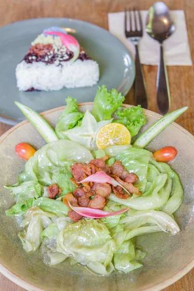 Hlávkový salát rozruch rybí omáčka — Stock fotografie
