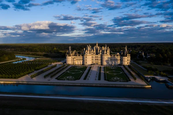 Flygfoto Över Slottet Chambord Med Sin Nya Franska Trädgårdar Solnedgången — Stockfoto