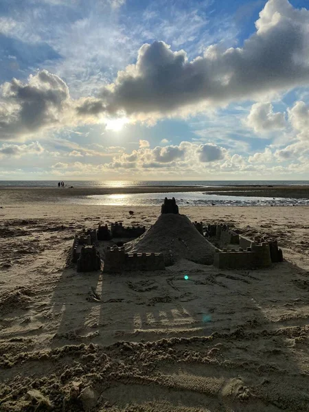 Rétroéclairage Soleil Sur Château Sable Sur Plage Wimereux Côte Opale — Photo