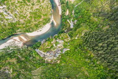 Fransa 'daki Gorges du Tarn' da Castelbouc adında küçük bir Fransız köyü.