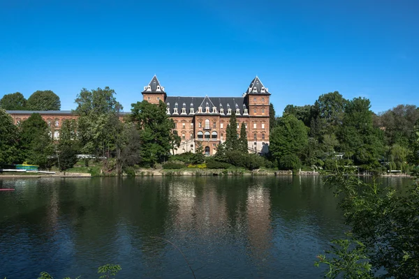 The castle along the Po River, Turin, Italy — Stock Photo, Image