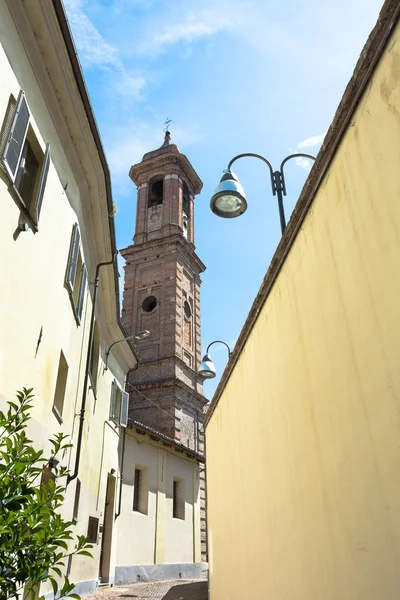 Klocktornet San Giuseppe kyrkan, Alba — Stockfoto