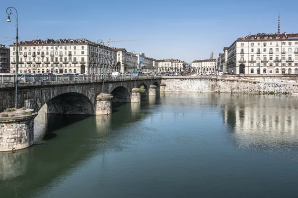 Po Fluss und Vittorio Platz in Turin, Italien — Stockfoto