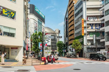 Tokyo, Japonya, Asya - 25 Ağustos 2019: Shibuya Ward Caddesi