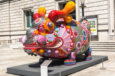 San Francisco, Kaliforniya, ABD - 2 Ağustos 2016: Asya Sanat Müzesi önünde Ejderha Serveti