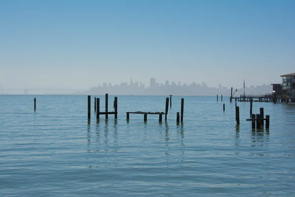 A baía e o horizonte de São Francisco de Sausalito — Fotografia de Stock