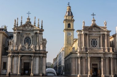 iki kilise, Torino, İtalya