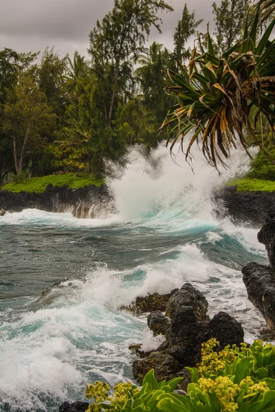 Vue côtière le long de la route de Hana, Hawaï — Photo