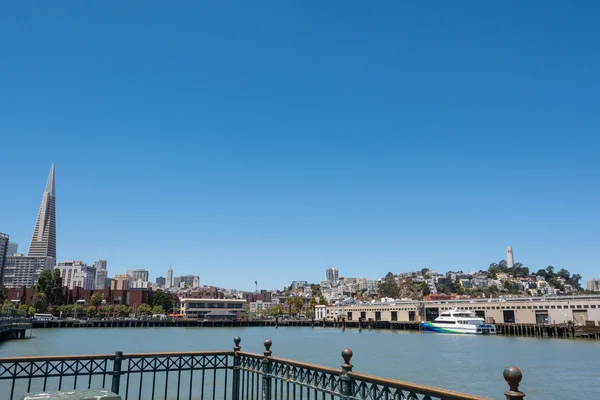 The skyline of San Francisco from the pier — Stock Photo, Image