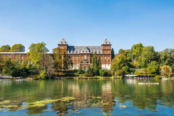 Vár a Pó folyó mentén, Turin — Stock Fotó