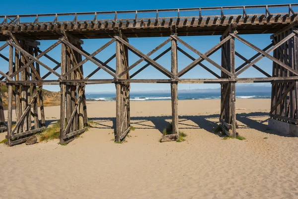 Fort Bragg, Kaliforniya'da puding Creek sehpa
