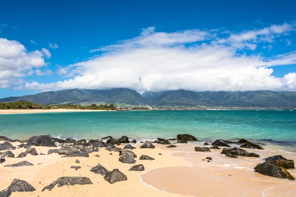 View of Kahului from Kanaha Beach, Maui — Stock Photo, Image