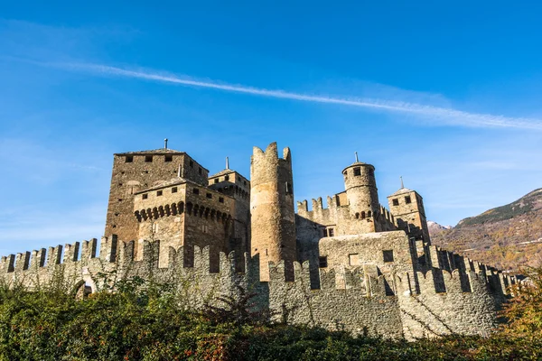 Castillo Fenis en Valle de Aosta, Italia — Foto de Stock