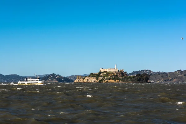 Alcatraz and the rough seas — Stock Photo, Image