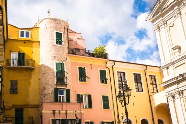 Casas en el Barrio Histórico de Sanremo, Italia — Foto de Stock