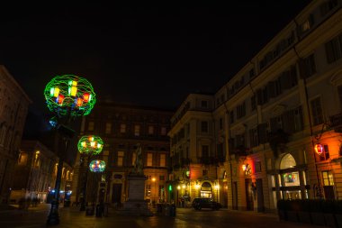 Carignano Meydanı, Turin Carignano tiyatroda
