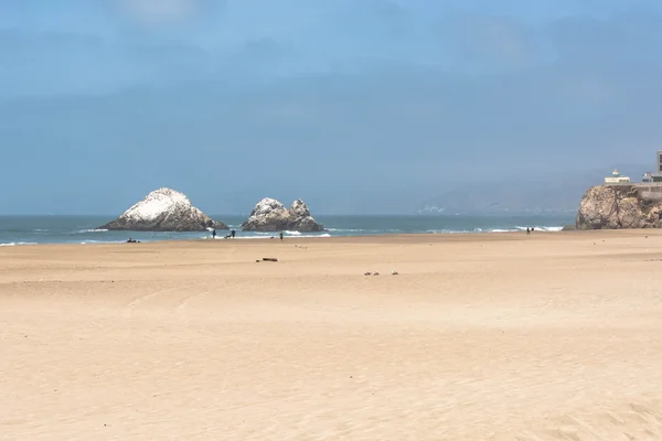 La spiaggia di sabbia a Ocean Beach, San Francisco — Foto Stock