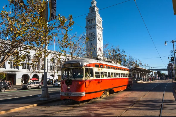 Le tramway rouge à l'Embarcadero, San Francisco — Photo