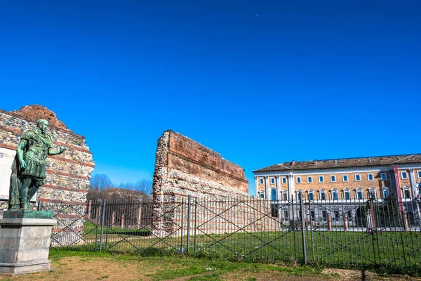 Залишаються Роман стін в Туріні (Італія) — стокове фото