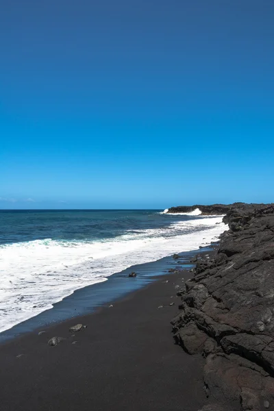 A praia de areia preta, Havaí — Fotografia de Stock