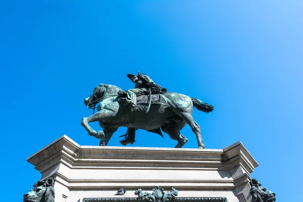 Кінна статуя Альфонсо делла Мармуровому, Турин — стокове фото