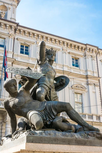 Monumentet till Amedeo Vi av Savojen, Turin — Stockfoto