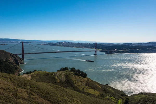 San Francisco en de Golden Gate Bridge van Marin Headlands — Stockfoto