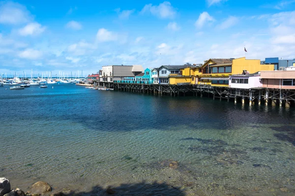 Palen en boten in Monterey, Californië — Stockfoto