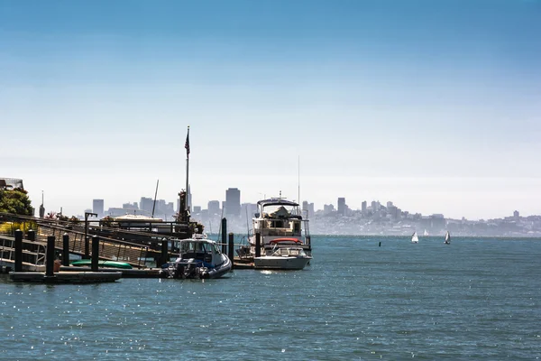 Skyline of San Franciscofrom Tiburon, California — Stock Photo, Image