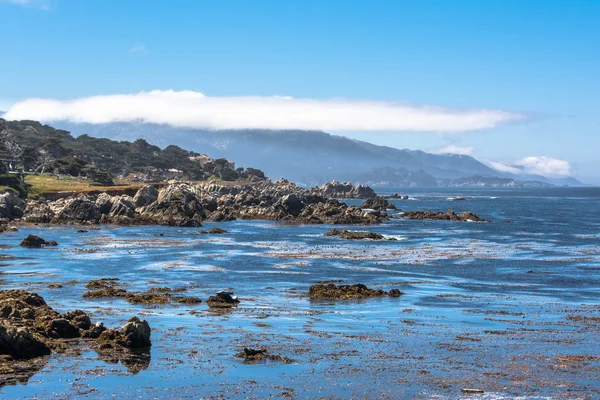 A costa ao longo de Monterey, Califórnia — Fotografia de Stock