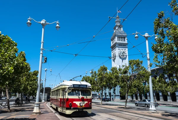 San Francisco kırmızı bej tramvay — Stok fotoğraf