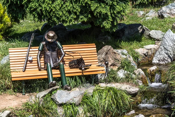 Pescador descansando em um banco, Turim, Itália — Fotografia de Stock