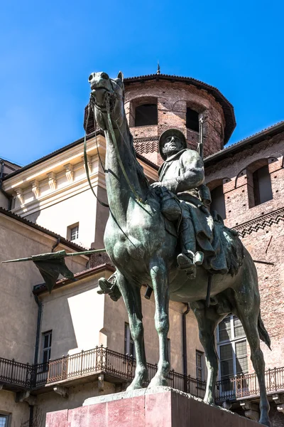 Monumento ai Cavalieri d Italia a Torino — Foto Stock