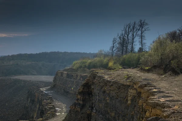 Het landschap in een steengroeve carrière — Stockfoto