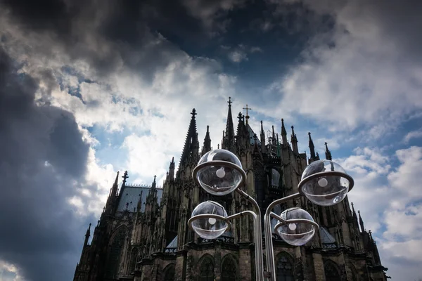 Cattedrale di Colonia contro il cielo in Germania — Foto Stock