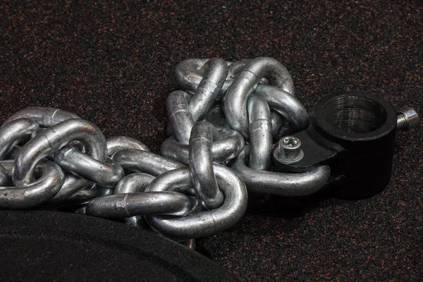 Heavy metal chain for strength training on the floor — Stock Photo, Image