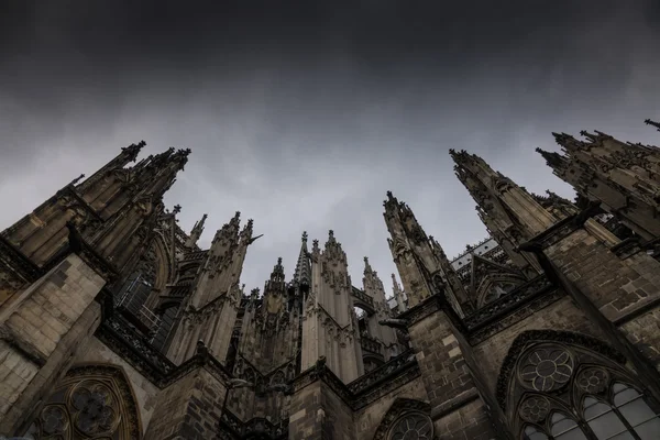 Cattedrale di Colonia contro il cielo in Germania — Foto Stock