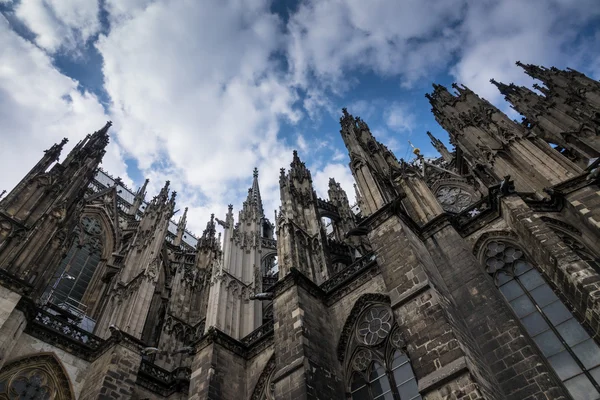 Cattedrale di Colonia contro il cielo in Germania — Foto Stock