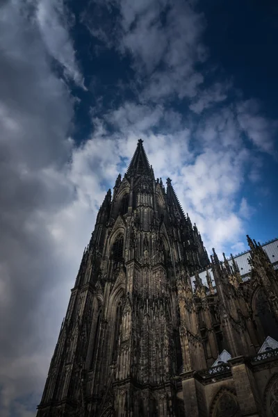 Catedral de Colônia contra o céu na Alemanha — Fotografia de Stock