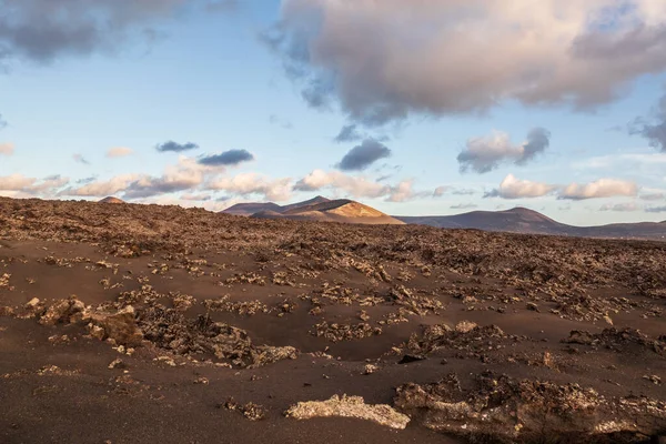 Lanzarote Adası, Kanarya Adaları 'ndaki Timanfaya Ulusal Parkı' nın volkanik manzarası
