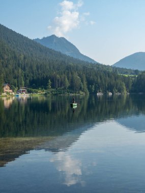 Almanya, Bavyera 'daki Hintersee Gölü .