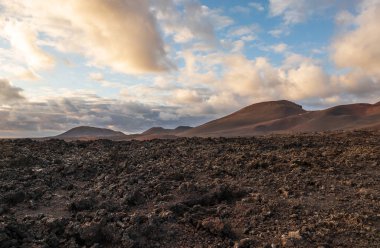 Lanzarote Adası, Kanarya Adaları 'ndaki Timanfaya Ulusal Parkı' nın volkanik manzarası