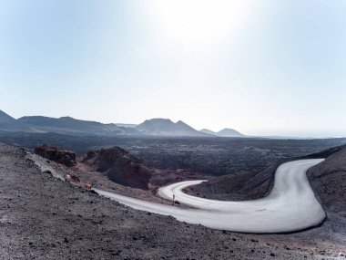 Lanzarote Adası, Kanarya Adaları 'ndaki Timanfaya Milli Parkı' nın yolu