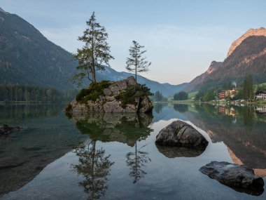 Almanya, Bavyera 'daki Hintersee Gölü .