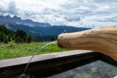 Güney Tyrol, İtalya 'da Seiser Alm Kaynağı .