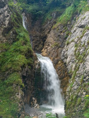 Avusturya, Tyrol 'daki Wolfsklamm Kanyonunda Şelale