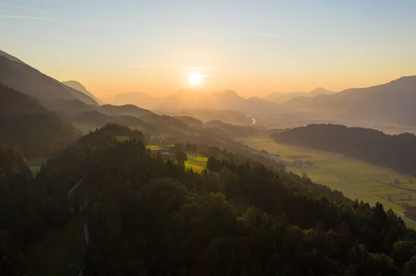 Panorama Dronów Nad Krajobrazem Tyrolu Wschodzie Słońca Austrii — Zdjęcie stockowe