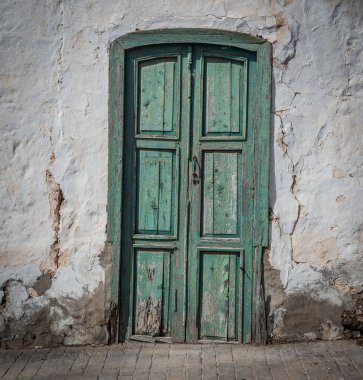 Şehrin eski ahşap kapısı Teguise, Lanzarote .