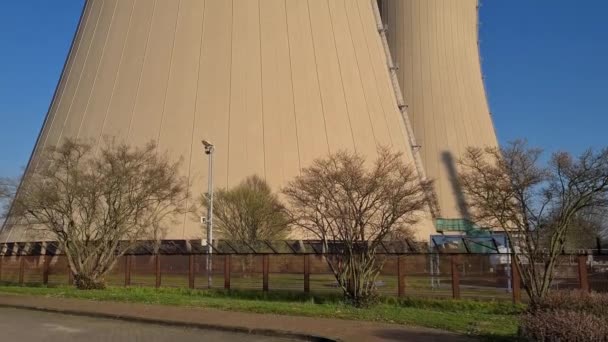 Centrale Nucléaire Contre Ciel Herbe Verte — Video